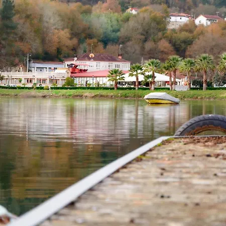 Bahia De Rivela - Apartamento A La Orilla Del Rio En Apartamento